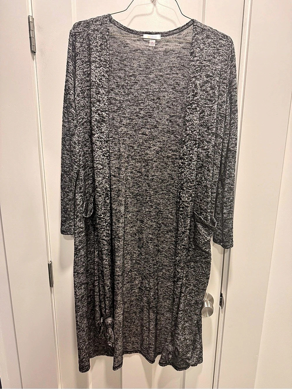 Lularoe Gray & Black Midi kimono Size Medium Like New